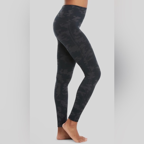 SPANX Look At Me Now Leggings Seamless Shaping Leggings SZ Medium New With Tags - Picture 1 of 7